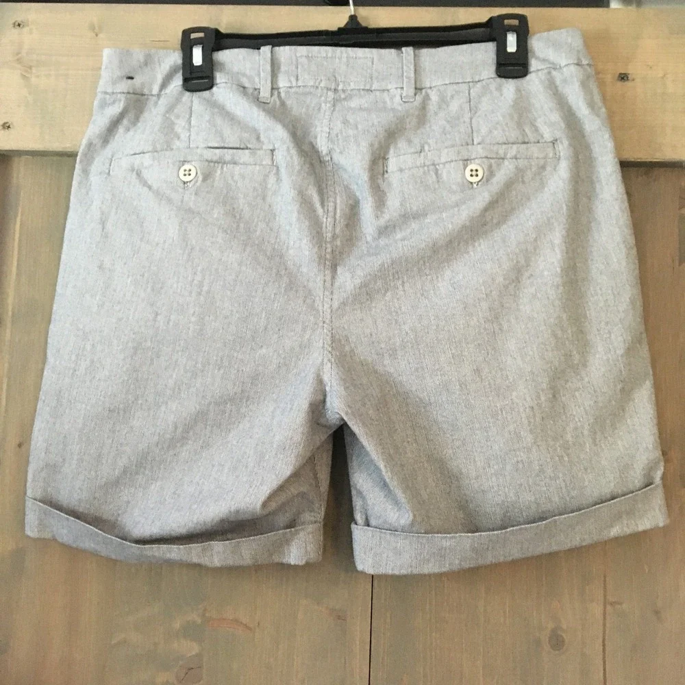 Abercrombie and Fitch Shorts Mens 33 Blue Pin Stripe Stretch Chambray Preppy